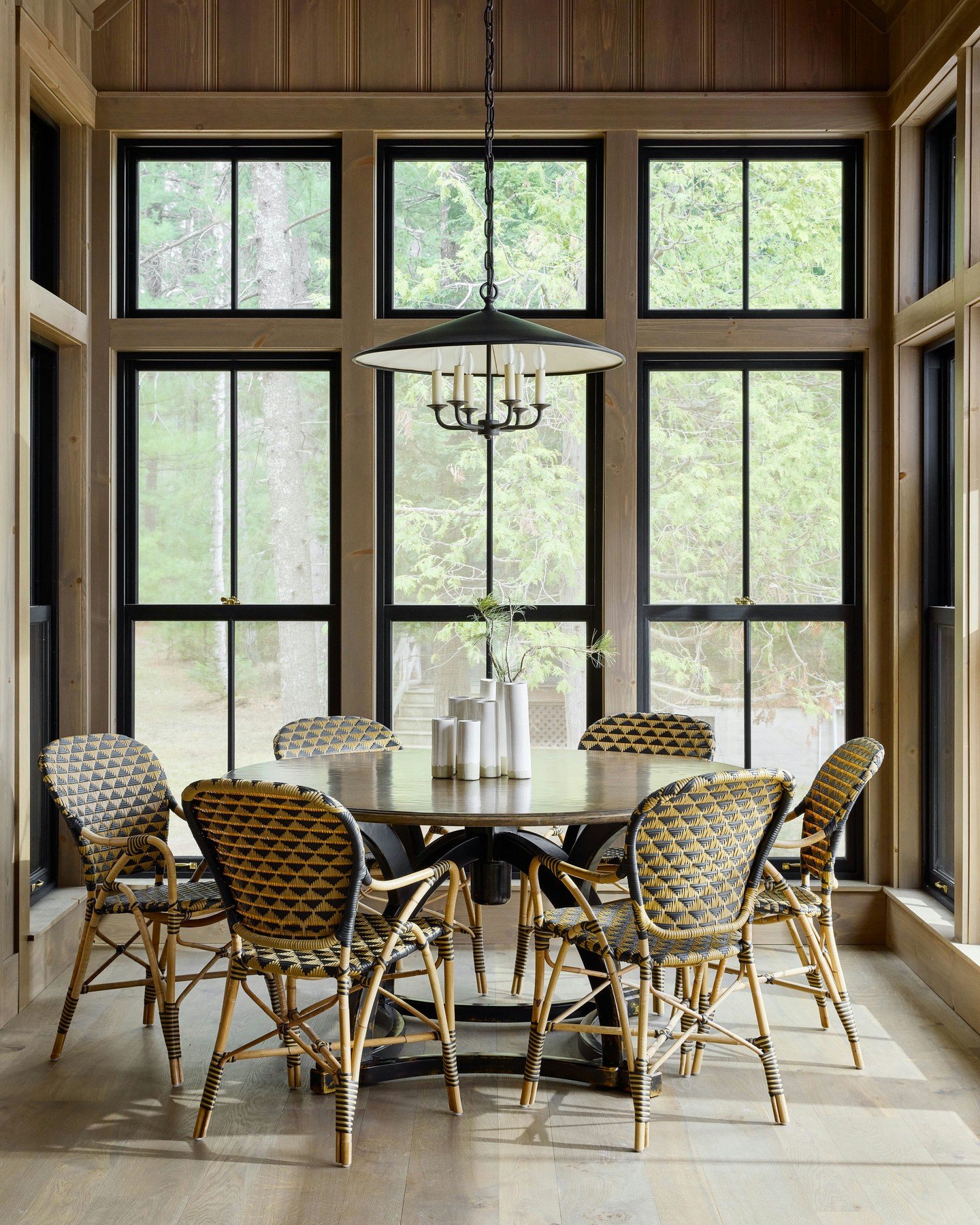 When we designed this Wisconsin lake house with @wadeweissmannarchitecture, the goal was absolute restraint.