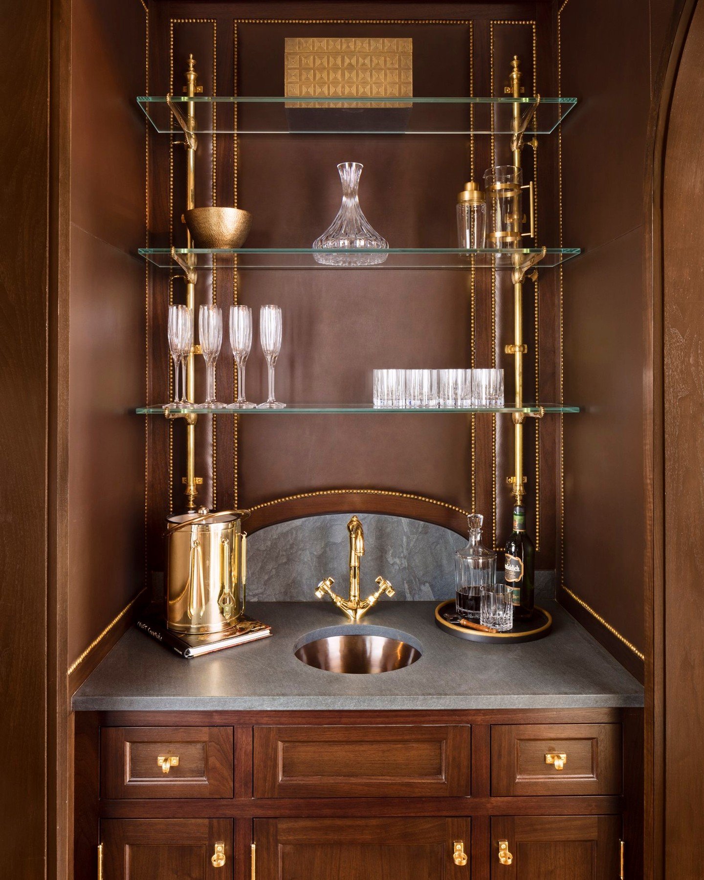 A compact bar at our North Shore Residence, thoughtfully tailored for easy entertaining.