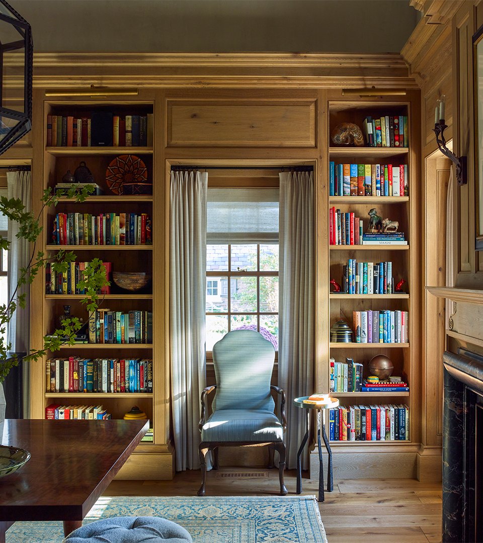 Frank-Ponterio-Interior-Design-Sea-Beach-House-Seating-Library