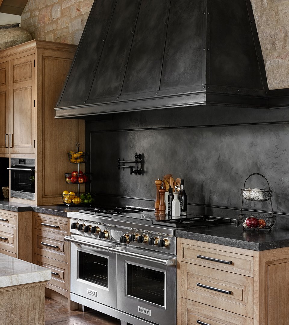 Frank-Ponterio-Interior-Design-Contemporary-Farmhouse-Kitchen-2