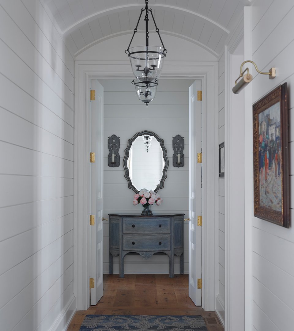 Frank-Ponterio-Interior-Design-Beach-House-Master-Bedroom-Hall