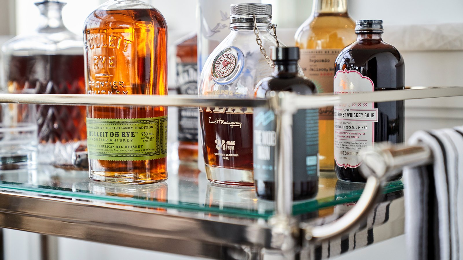 Frank-Ponterio-Interior-Design-505-Nashville-Penthouse-Bar-Cart