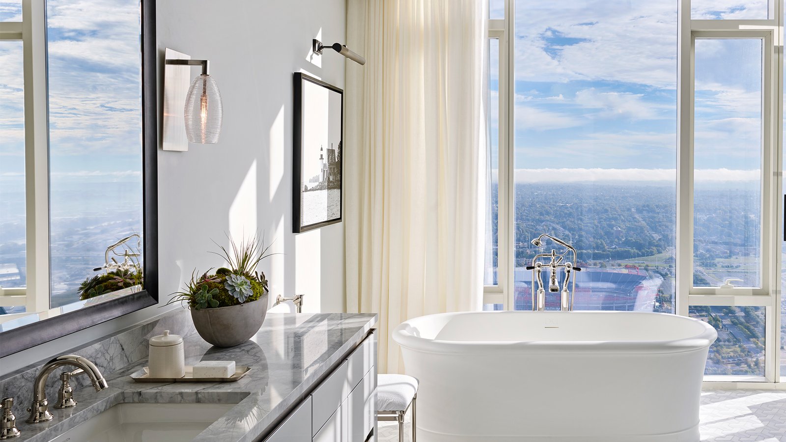 Frank-Ponterio-Interior-Design-505-Nashville-Penthouse-Bathroom-1_crop