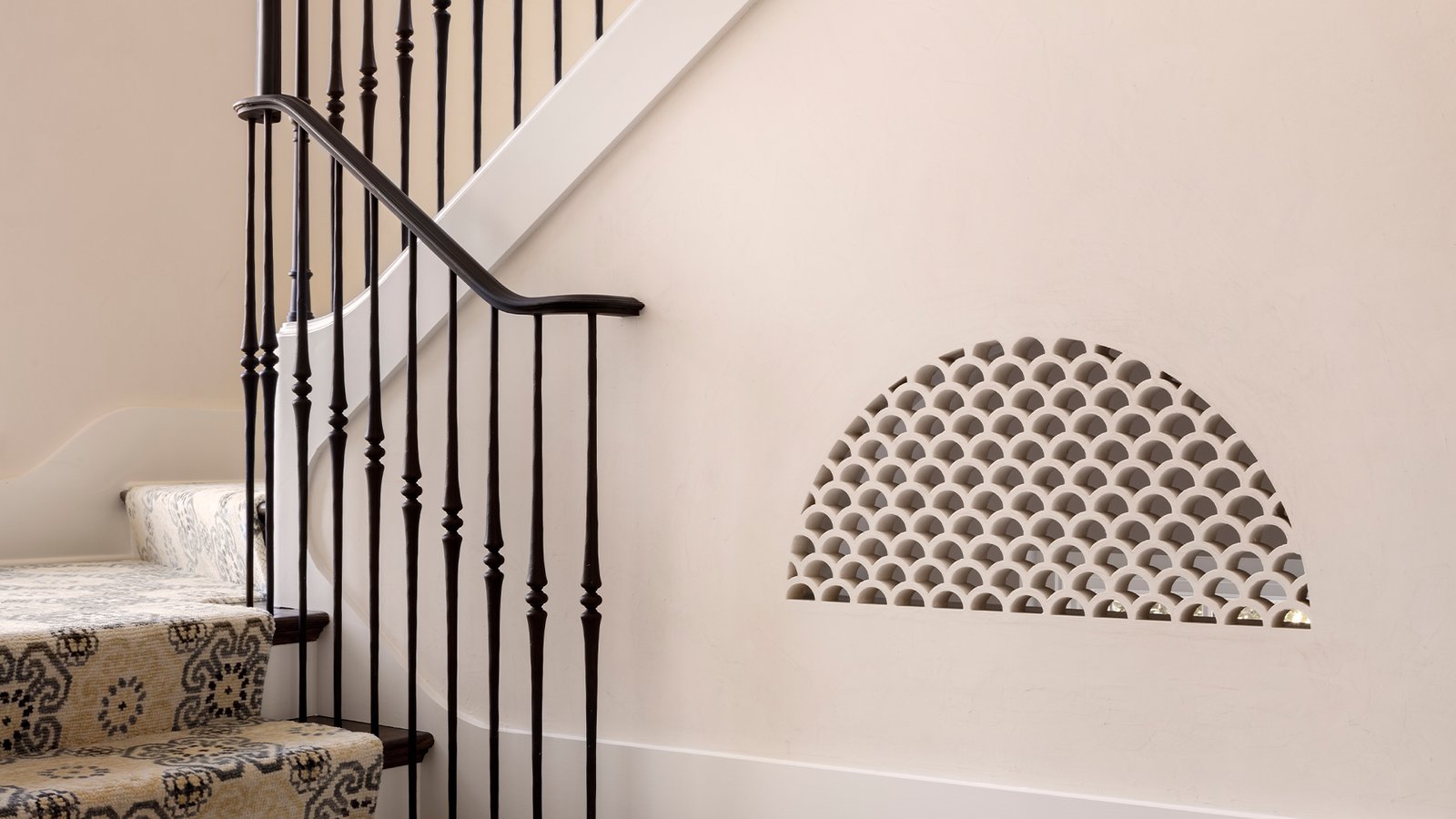 Frank-Ponterio-Interior-Design-North-Shore-Residence-Entry-Stair-Detail