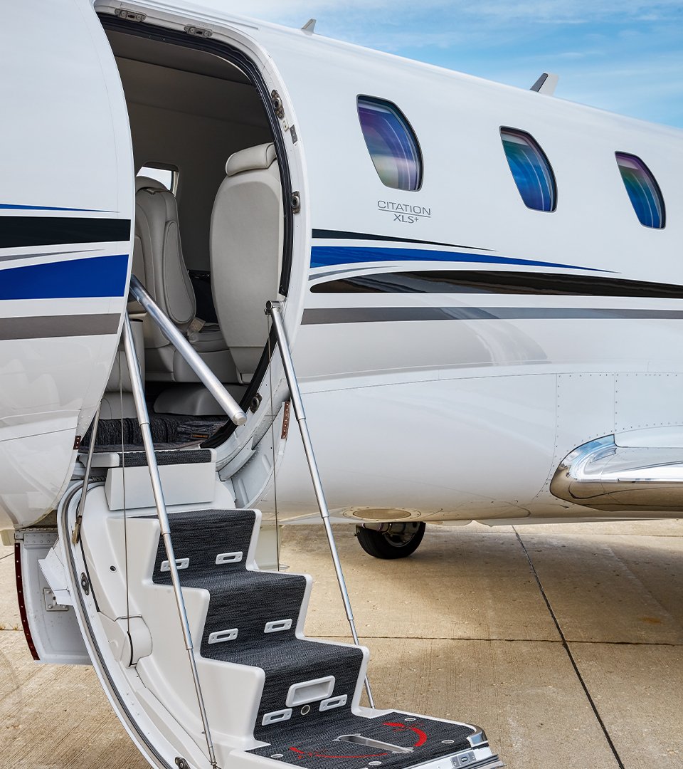 Frank-Ponterio-Interior-Design-Private-Jet-10